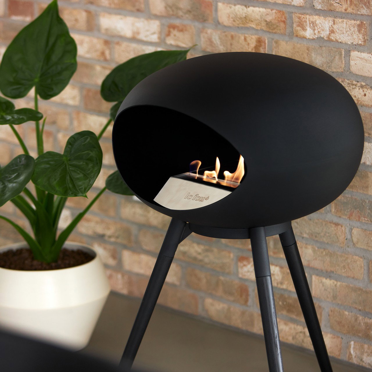 Le Feu Ground High Ethanolkamin mit modernem Design