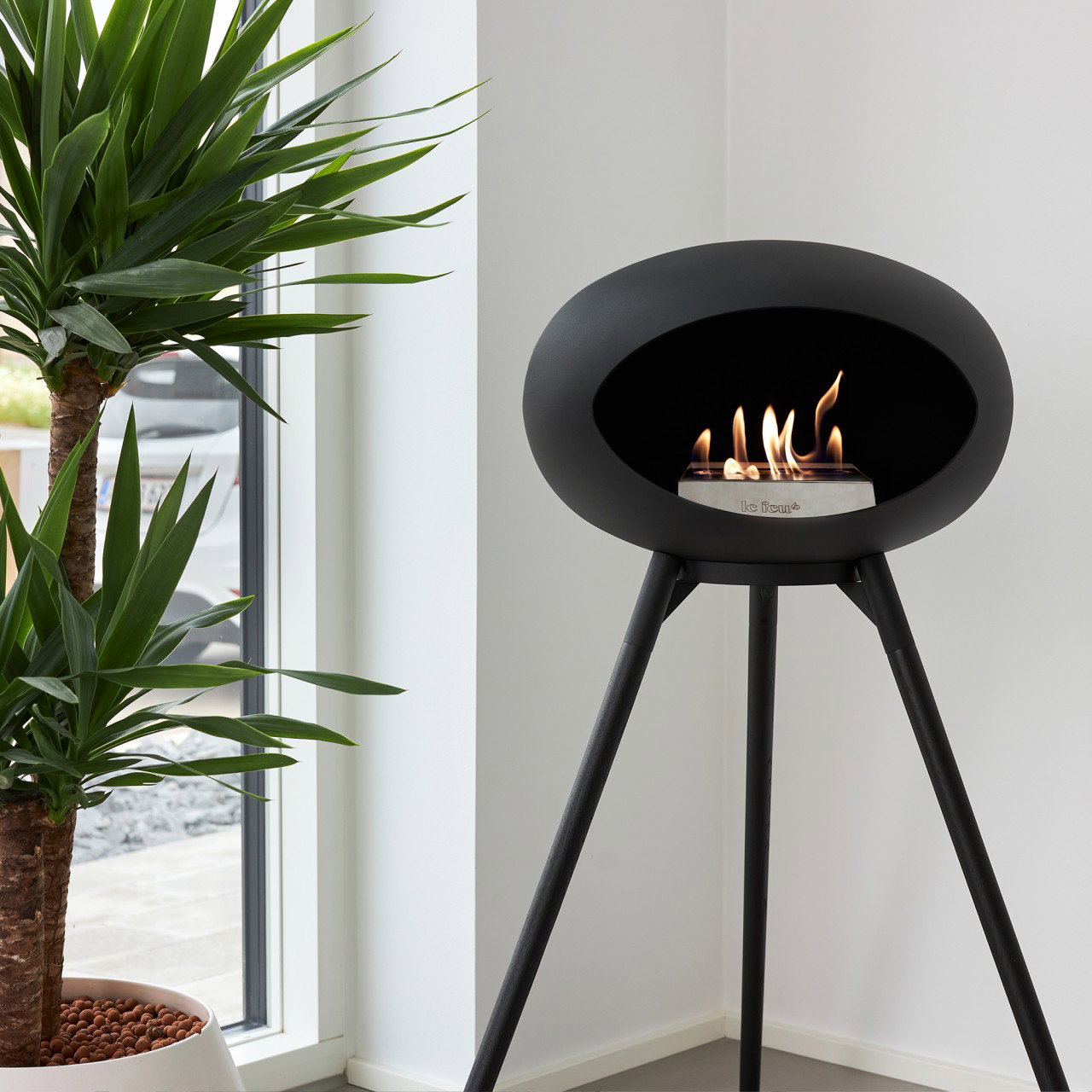 Le Feu Ground High Ethanolkamin mit modernem Design